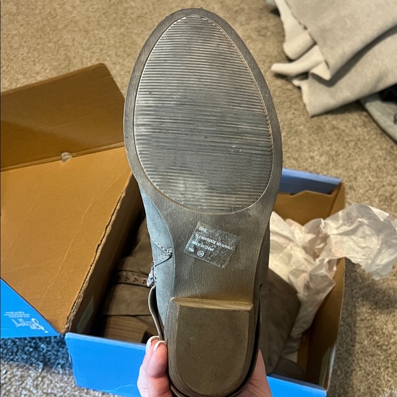 Gray Knee-High Boots with Buckle Detail - Picture 3 of 3